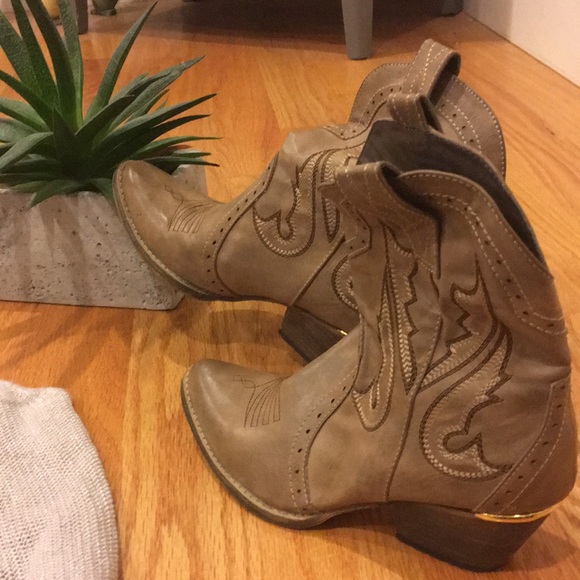 very volatile Shoes - Cowgirl boots